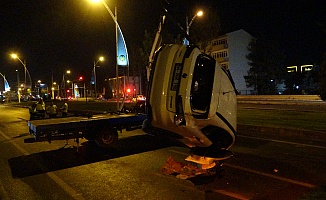 Refüje Çarpan Otomobil Takla Atıp Metrelerce Sürüklendi: 5 Yaralı