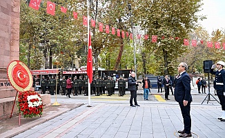 Malatya'da 10 Kasım Gazi Mustafa Atatürk'ü Anma Töreni Düzenlendi