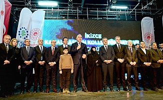 Bakan Ersoy, Depremlerinin Yıldönümünde Anma Programına Katıldı