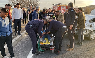 Karşı Şeride Geçen Otomobil Takla Attı: 1 Yaralı