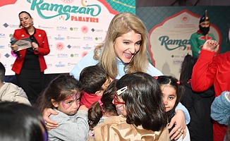Milletvekili Ölmeztoprak, Ramazan Panayırında Çocuklarla Buluştu