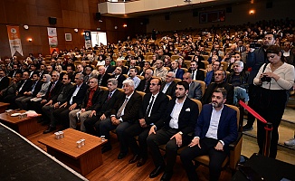 Malatya'da 8'inci Cumhurbaşkanı Turgut Özal İle Başkan Hamit Fendoğlu Anısına Panel Düzenlendi