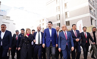 Bakan Kurum: "Son Yuvamız Teslim Edilinceye Kadar Burada Olmaya Devam Edeceğiz