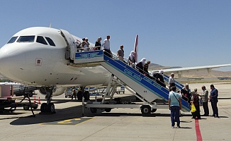 Malatyalı Hacıların Yurda Dönüşü Başladı