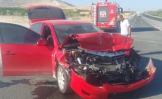 Malatya'da Tır İle Otomobil Çarpıştı: 4 Yaralı