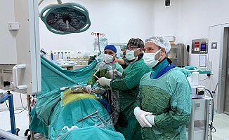 Malatya’da 8 Santimetrelik Böbrek Taşı Kapalı Yöntemle Alındı