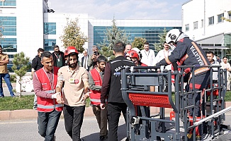 Malatya Eğitim Ve Araştırma Hastanesi’nde Gerçeğini Aratmayan Yangın Tatbikatı