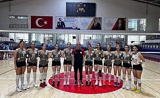 Nicer Hotel Voleybol Sezona Deplasmanda Galibiyetle Başladı