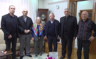 51 Yıl Sonra Öğrencilerinden Vefa: Emekli Öğretmenlerini Ziyaret Ettiler