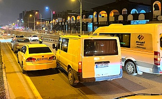 Alt Geçit Girişinde Zincirleme Kazalarda Trafiği Aksattı
