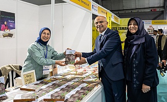 Başkan Er, Kitap Fuarında Yazarlarla Buluştu