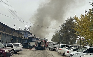 Sanayide İşyeri Yangını Korkuttu, Dumanlar Gökyüzünü Kapladı