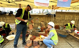 Geleceğin Mühendisleri Duvar Ördü