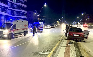 Hanımınçiftliği Mahallesi’nde İki Otomobil Çarpıştı: 3 Yaralı
