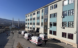 Okulda gıda zehirlenmesi şüphesi: 10 öğrenci hastaneye kaldırıldı