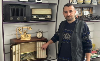 Bir Berberin Antika Radyolarla Değişen Hayatı