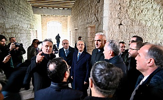 Bakan Ersoy Malatya’da Restorasyonu Süren Tarihi Yapılarda İncelemelerde Bulundu