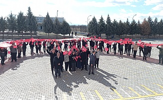 Dilek Mahallesi’nde Bayrak Korteji Yürüyüşü Yoğun İlgi Gördü