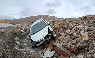 Kontrolü Kaybeden Otomobil Takla Attı, 5 Yaralı