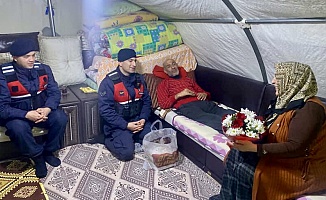 Sevgililer Günü’nde Jandarmadan Eşine Çiçek İstedi