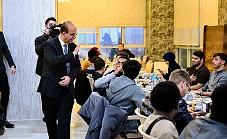 Başkan Geçit, 36 Ülkeden Uluslararası Öğrencileri İftarda Ağırladı