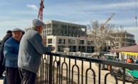 Malatya’da Yaşlılar Gün Boyu İnşaatları İzliyor
