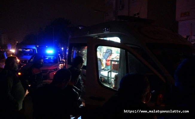 Malatya#39;da Elektrik Trafosunda Patlama: 2 İşçi Yaralandı