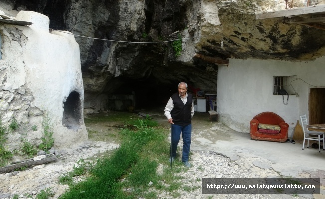 Bin 700 Metre Yükseklikteki Mağara Evler İlgi Odağı